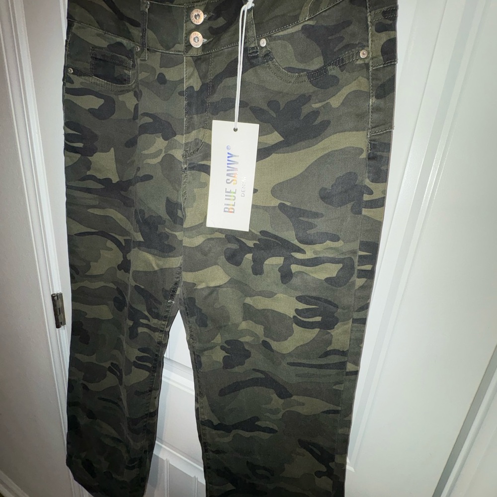 Camouflage Straight-Leg Pants - Picture 6 of 10